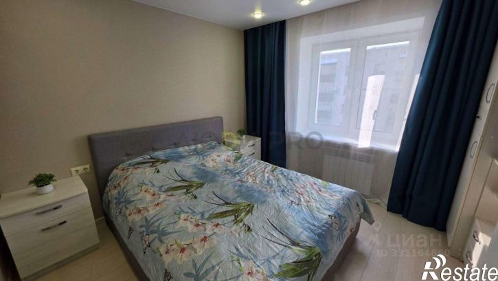 2-комн квартира ул Защитников Отечества, 120,  д. 120