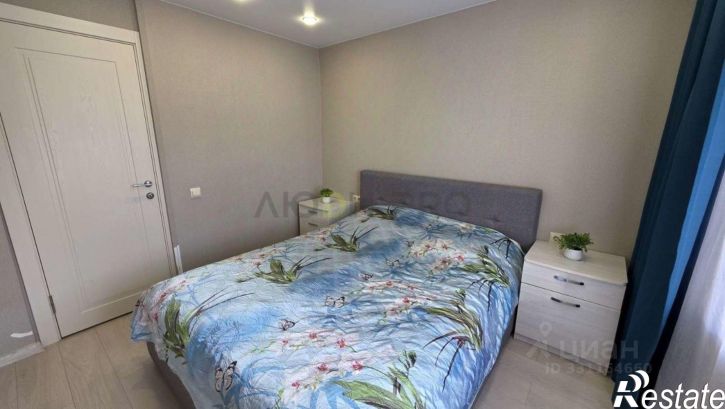 2-комн квартира ул Защитников Отечества, 120,  д. 120