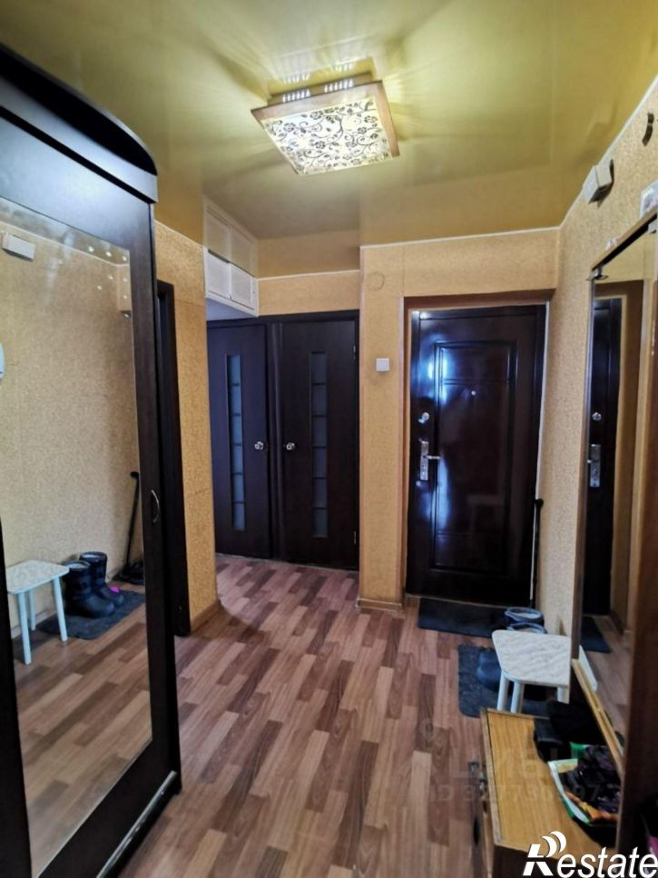 3-комн квартира ул Короленко, 15,  д. 15