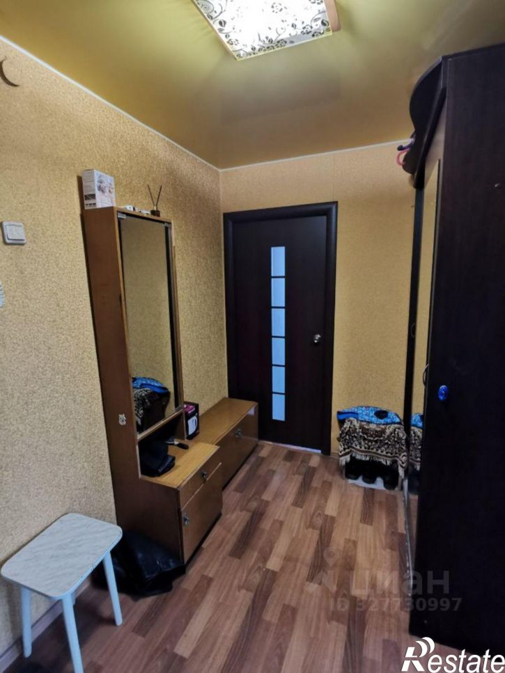 3-комн квартира ул Короленко, 15,  д. 15
