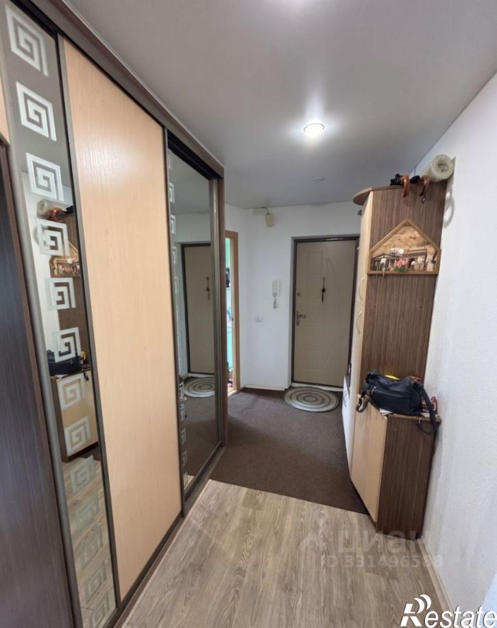 3-комн квартира улица Защитников Отечества, 105,  д. 105