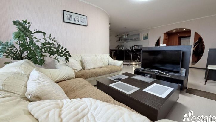 2-комн квартира Строителей пр-кт., 52