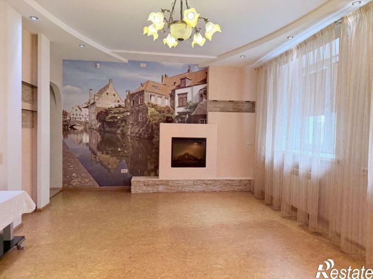 3-комн квартира Сурикова ул., 27