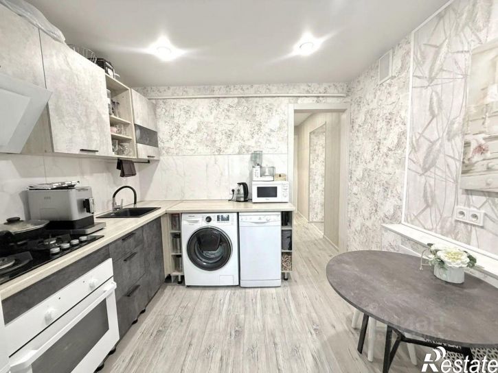 2-комн квартира ул Защитников Отечества, 111,  д. 111