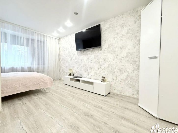 2-комн квартира ул Защитников Отечества, 111,  д. 111