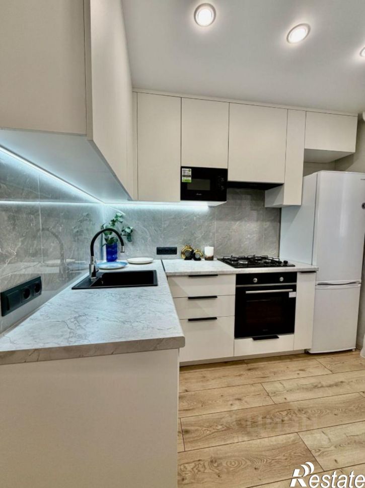 3-комн квартира ул Маклина, 28,  д. 28