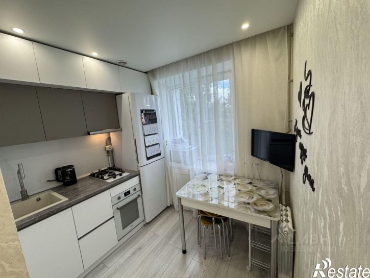 4-комн квартира ул Физкультурников, 11,  д. 11