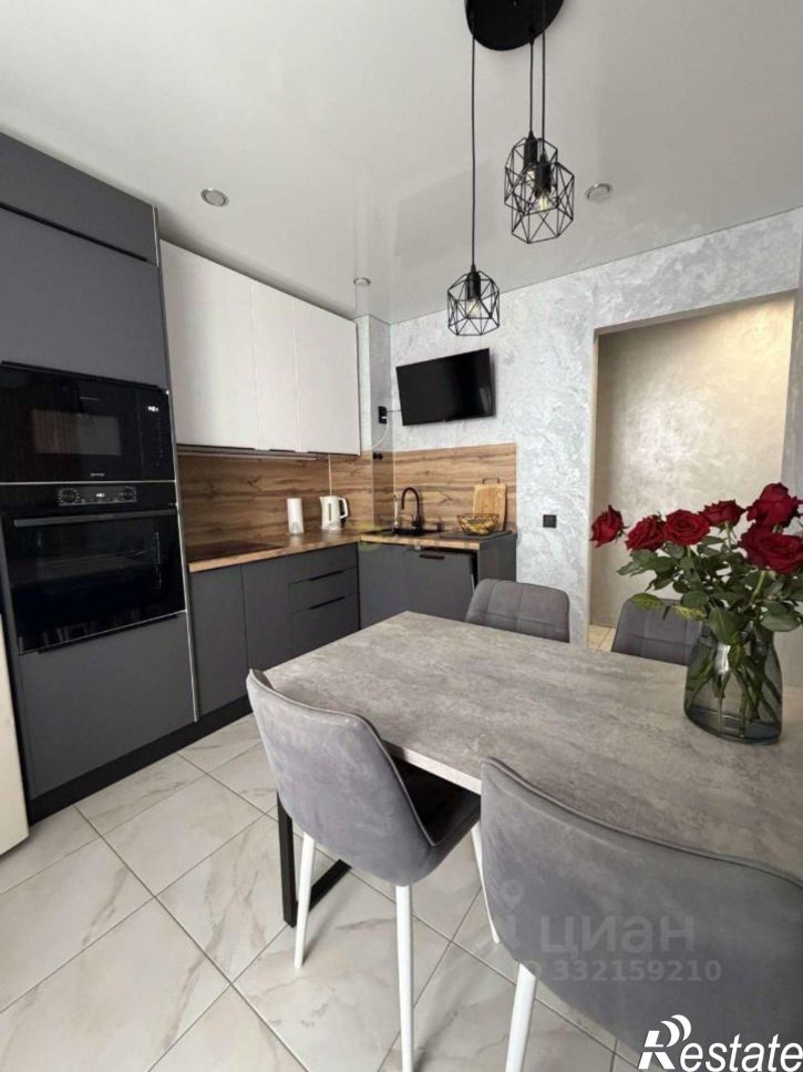 3-комн квартира ул Мостовицкая, 10,  д. 10