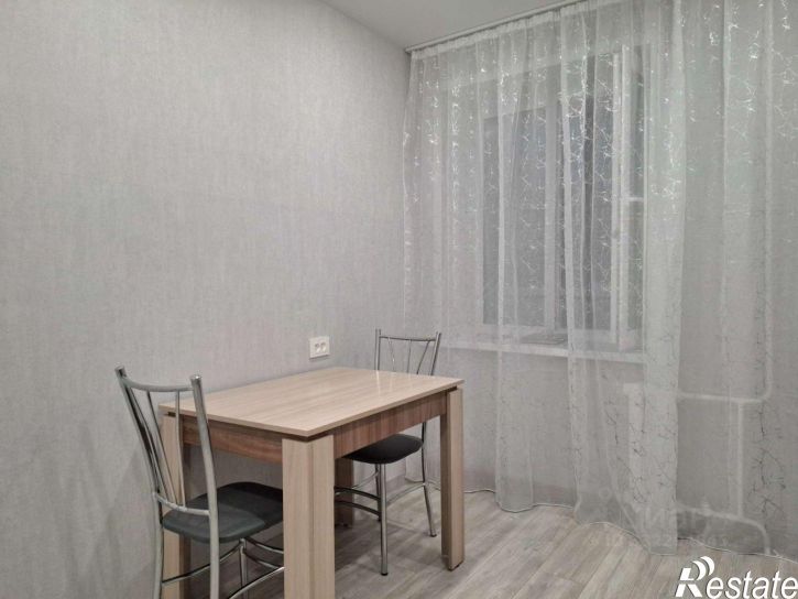 1-комн квартира ул Защитников Отечества, 6,  д. 6
