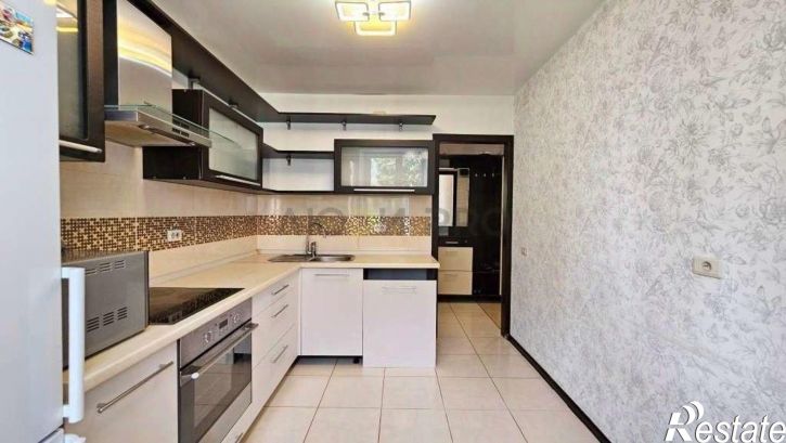 3-комн квартира пр-кт Строителей, 5 1,  д. 5 1,  к. 1