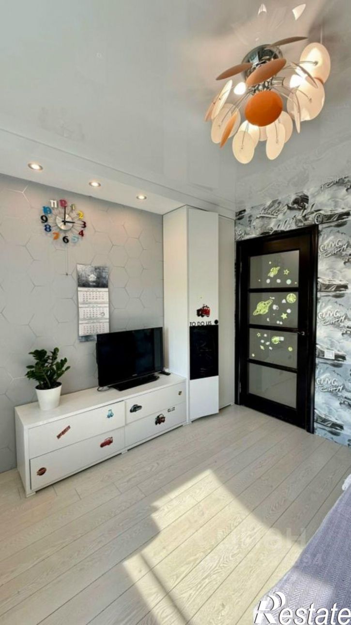 2-комн квартира ул Павла Корчагина, 240 1,  д. 240 1,  к. 1