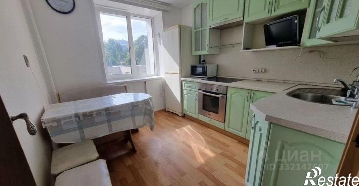 3-комн квартира ул Защитников Отечества, 105,  д. 105