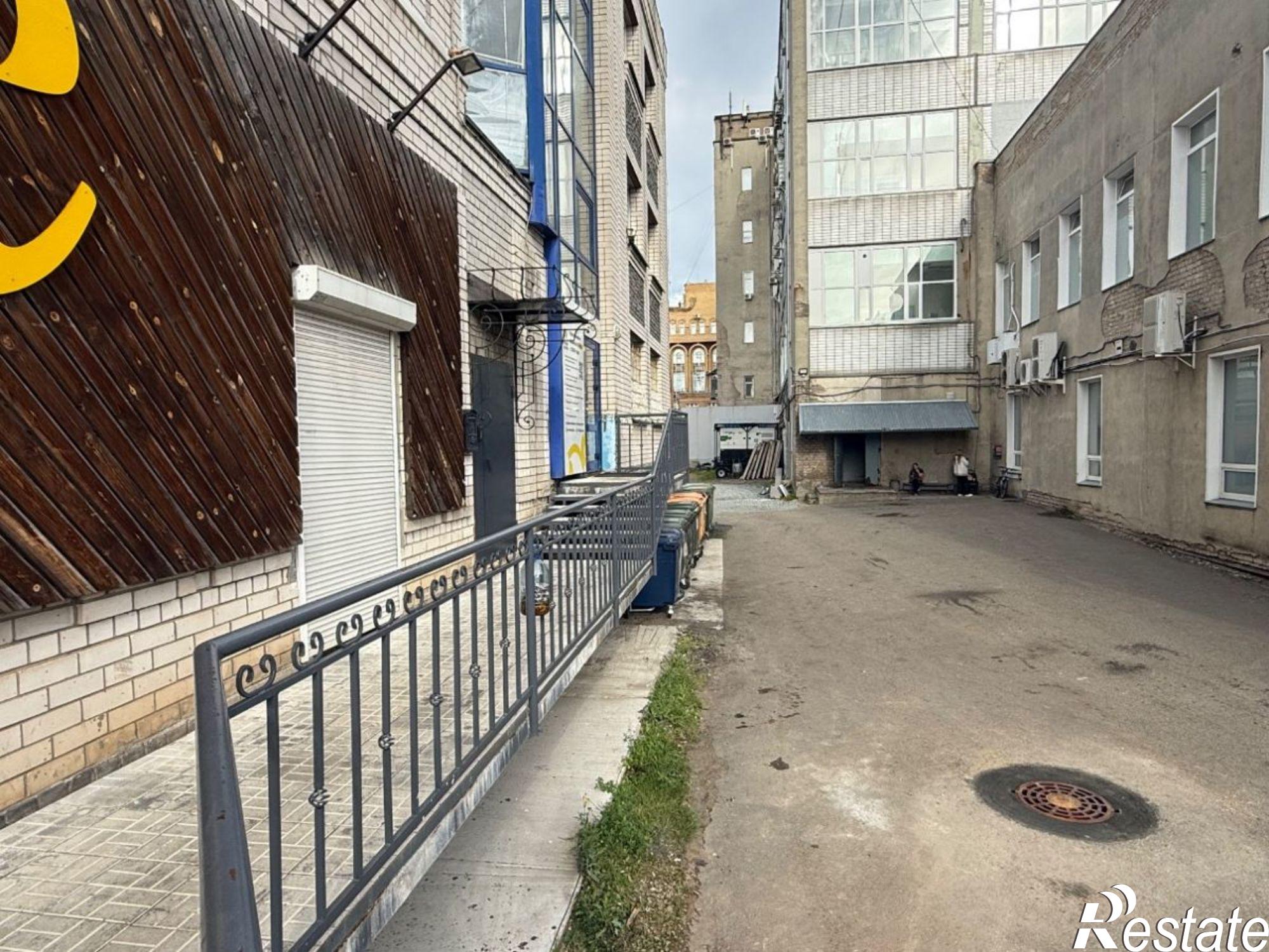 Купить офис, помещение под офис за 7 500 000 рублей на Защитников Отечества ул, 120