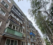 комната 44 кв м ул Защитников Отечества, 34