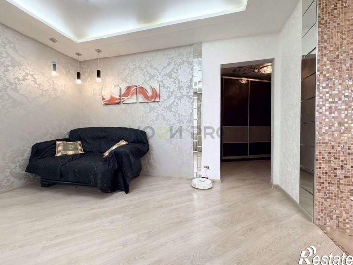 4-комн квартира Октябрьский пр-д, 18,  д. 18
