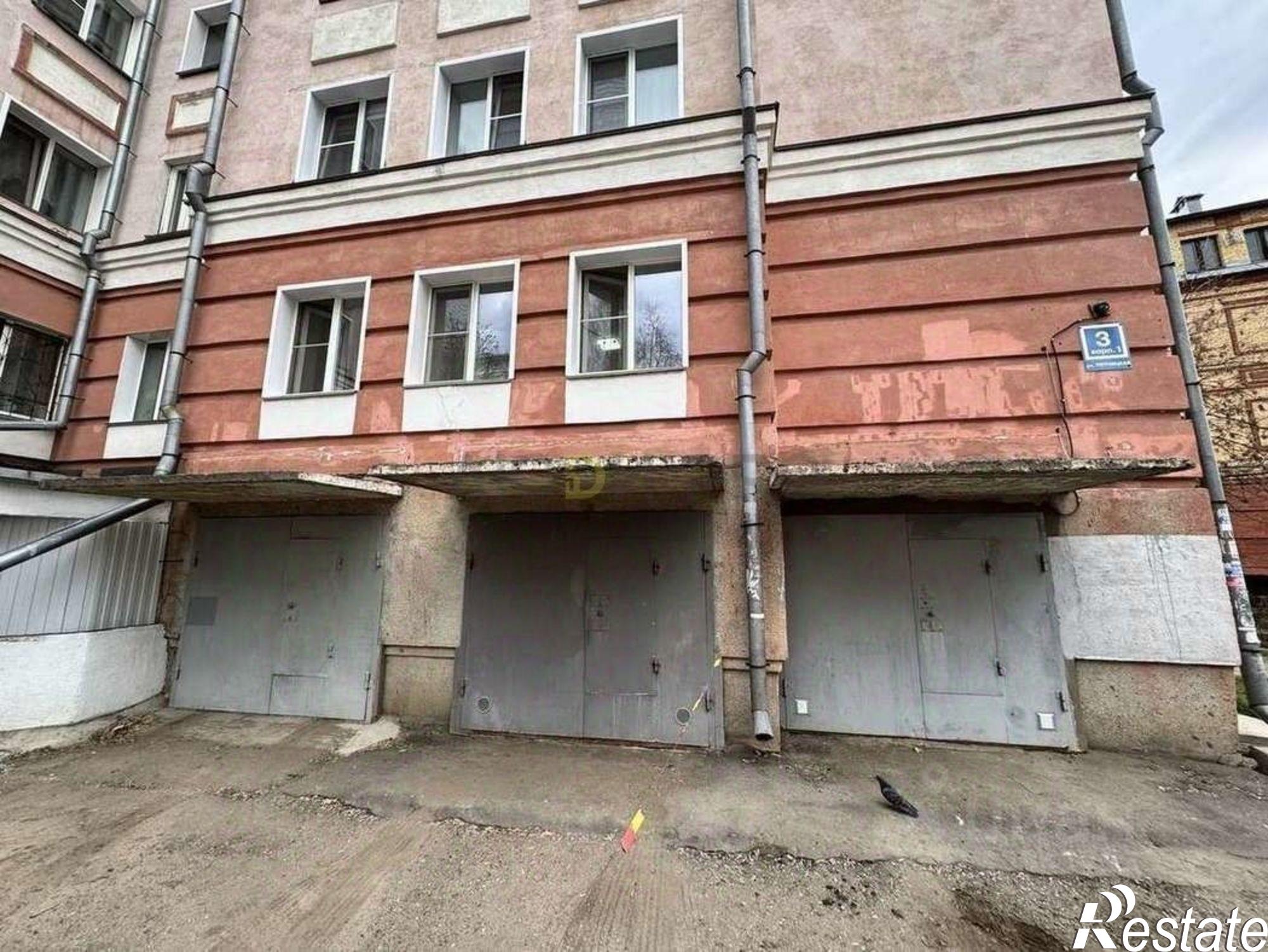 Купить гараж, место в паркинге за 2 800 010 рублей на ул Пятницкая, 3/1