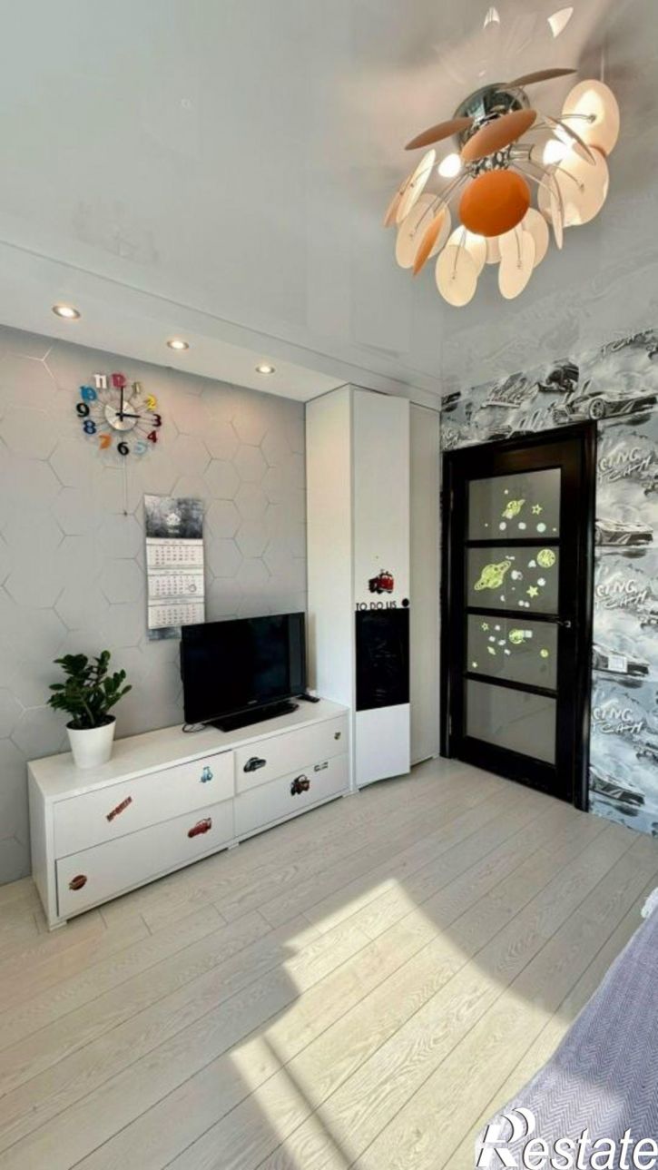 2-комн квартира ул Павла Корчагина, 240 1,  д. 240 1,  к. 1
