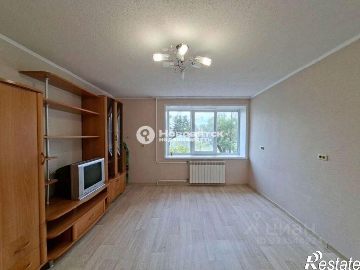 2-комн квартира ул Защитников Отечества, 1,  д. 1
