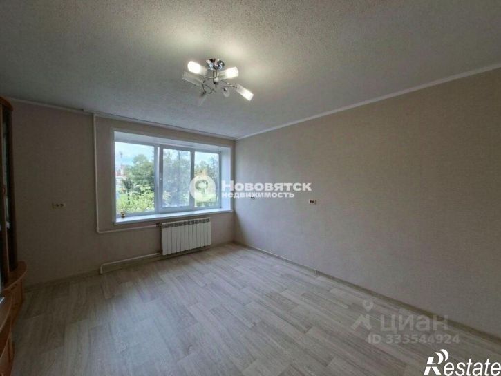 2-комн квартира ул Защитников Отечества, 1,  д. 1