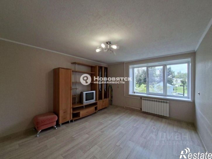 2-комн квартира ул Защитников Отечества, 1,  д. 1