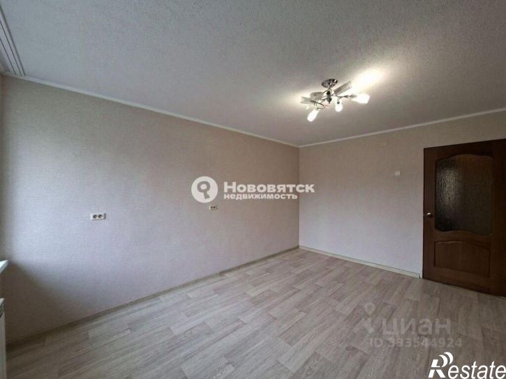 2-комн квартира ул Защитников Отечества, 1,  д. 1