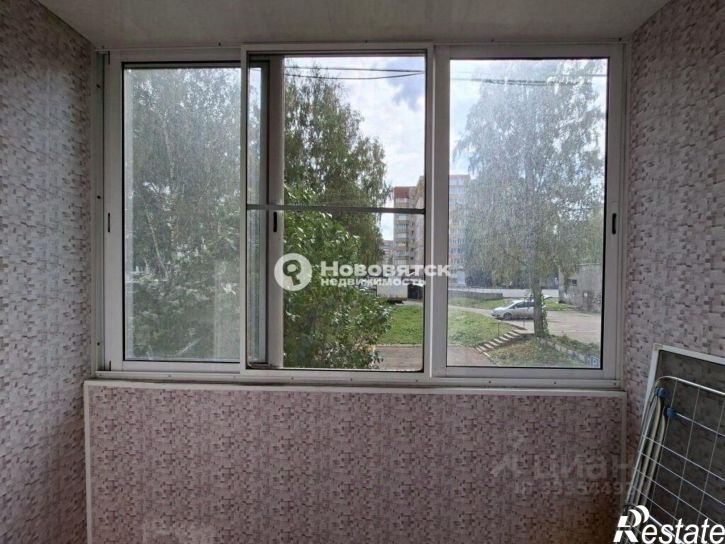 2-комн квартира ул Защитников Отечества, 1,  д. 1