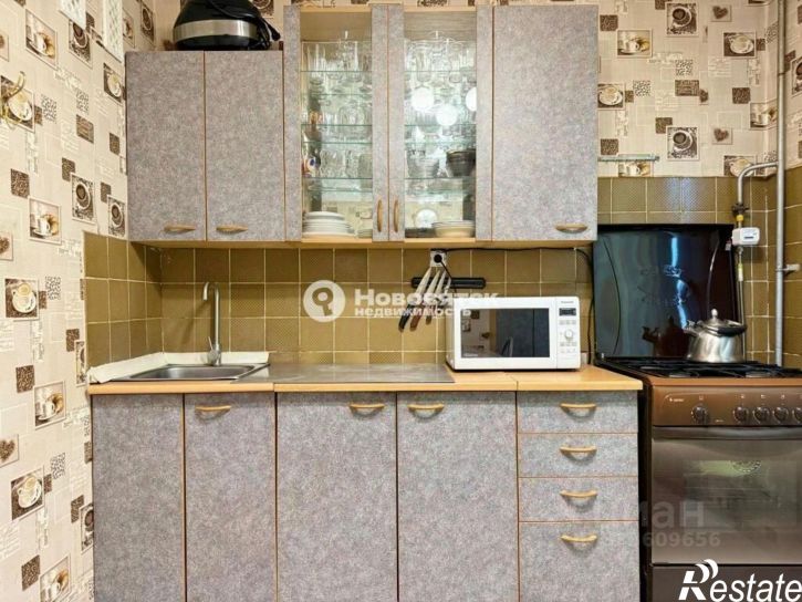 2-комн квартира улица Конституции, 5,  д. 5