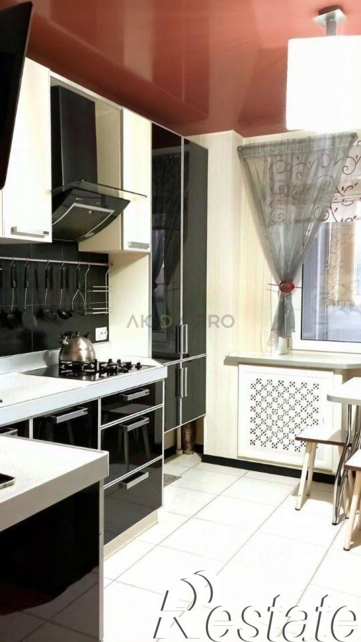 2-комн квартира улица Красина, 52/3,  д. 52/3