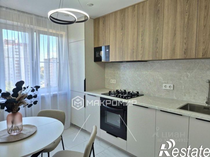 3-комн квартира проспект Строителей, 54,  д. 54
