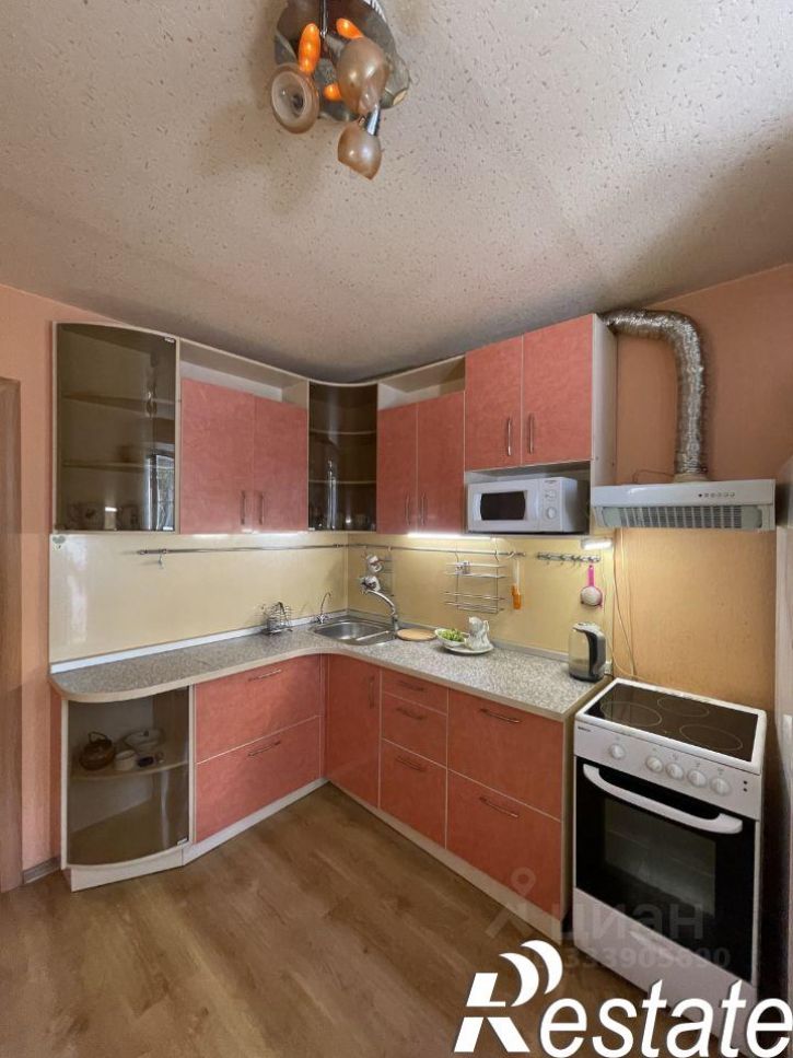2-комн квартира улица Короленко, 23,  д. 23