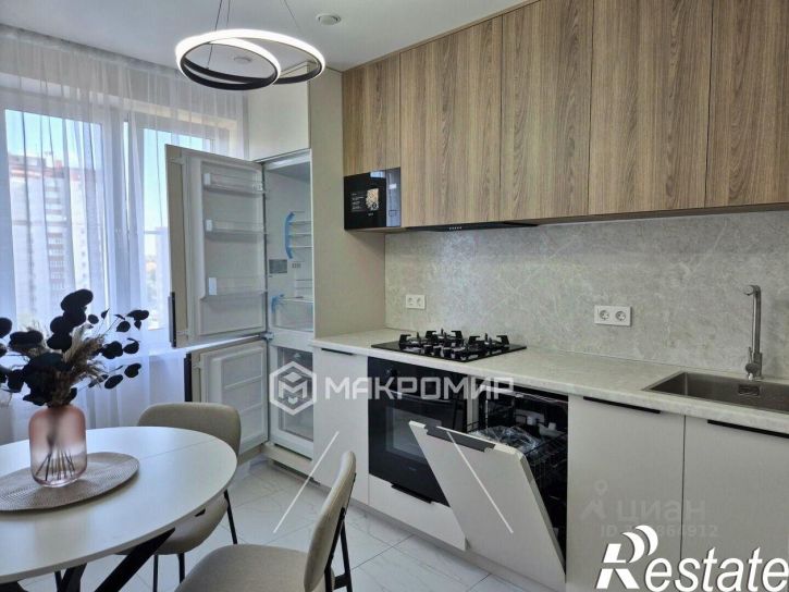 3-комн квартира проспект Строителей, 54,  д. 54