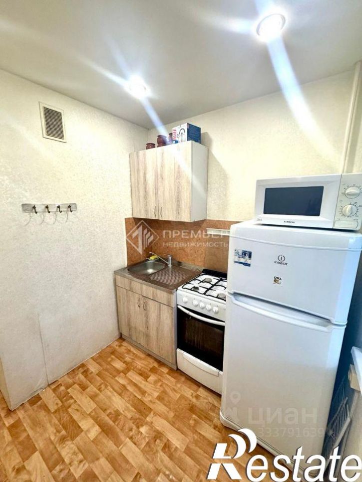 3-комн квартира улица Ивана Попова, 17,  д. 17