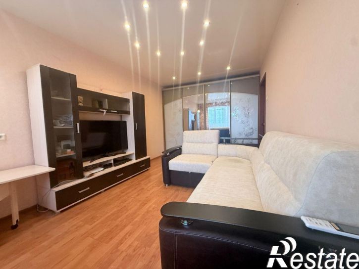 2-комн квартира Строителей пр-кт, 42