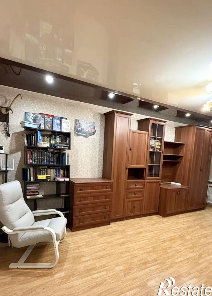 3-комн квартира Строителей пр-кт, 46