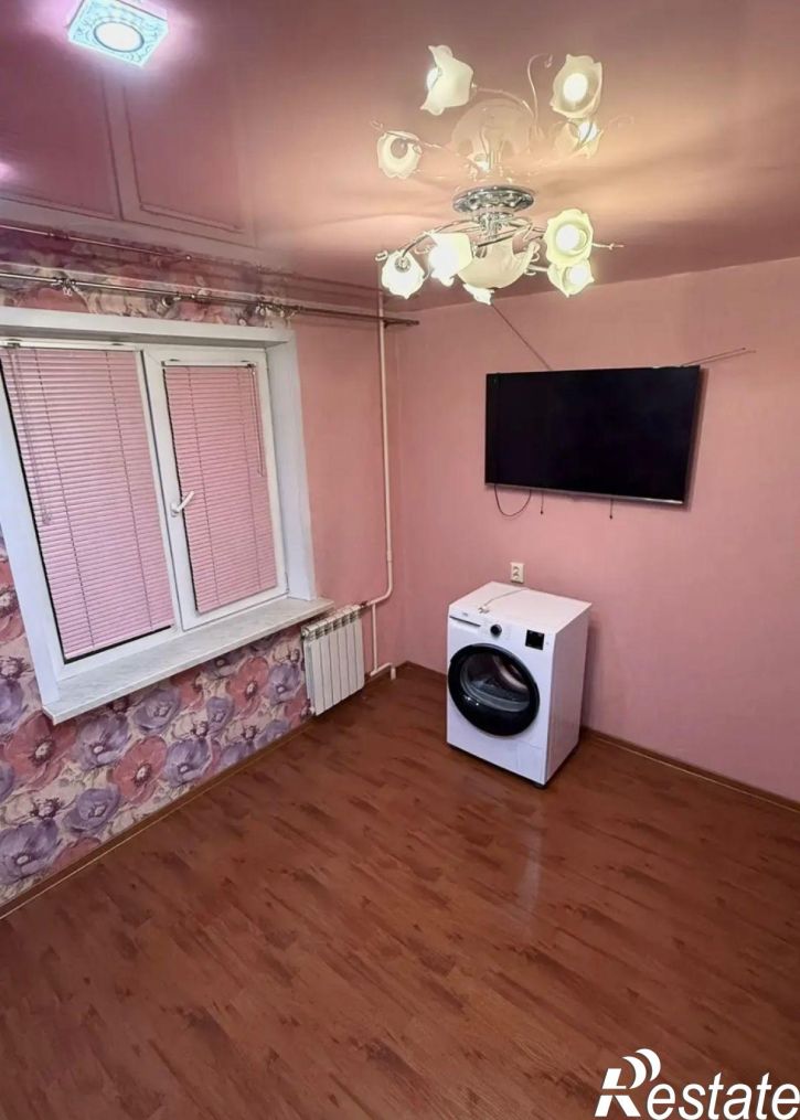 3-комн квартира Строителей пр-кт, 46